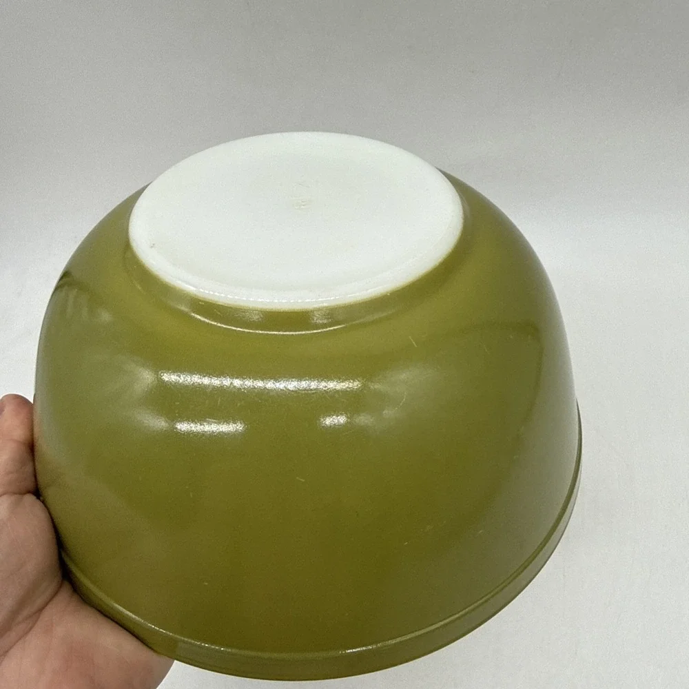 Vintage Pyrex Avocado Green 403 Mixing Bowl 2.5 QT